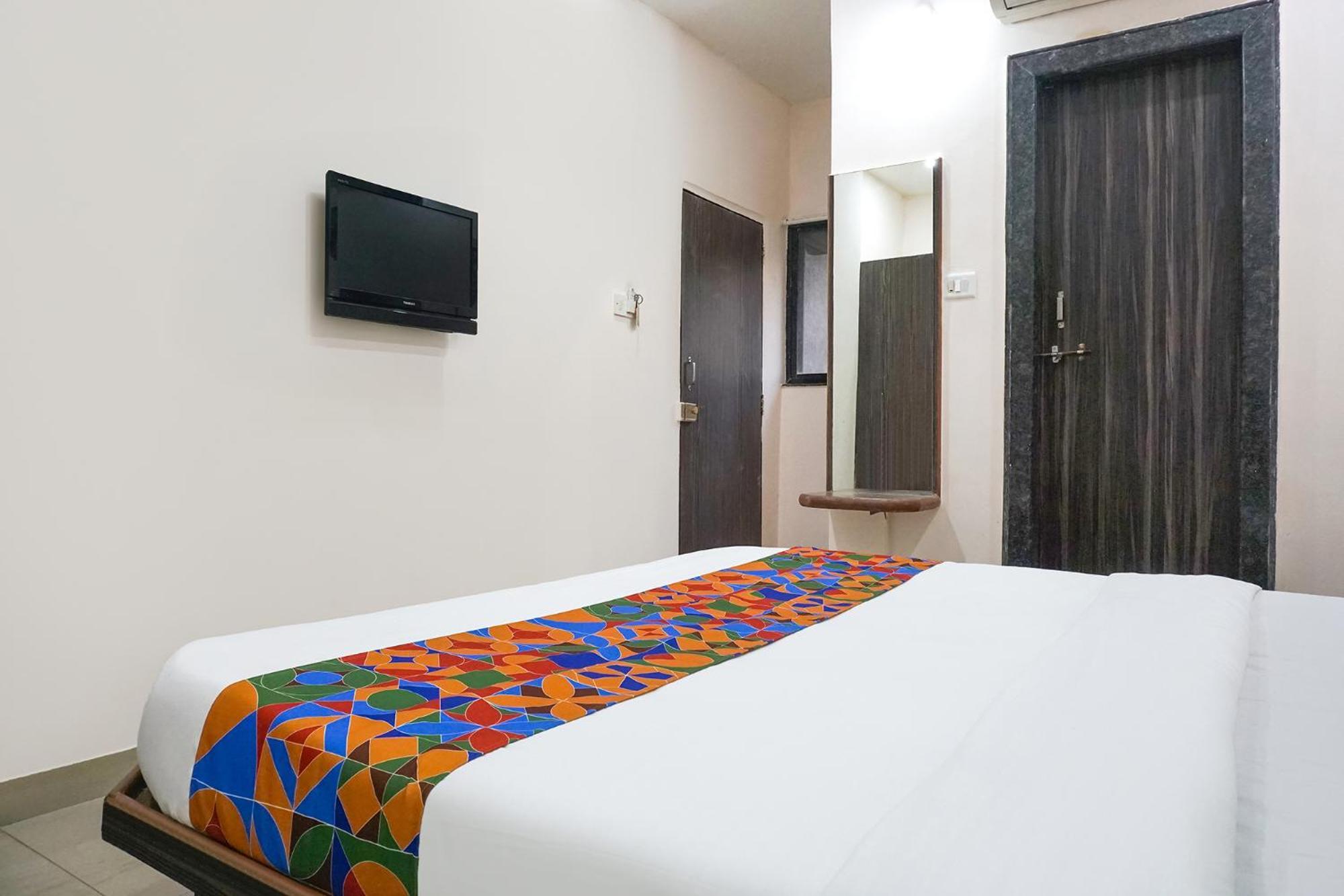 Fabhotel Rachana Residency - Nr Shivaji Nagar Metro Station Пуна Экстерьер фото