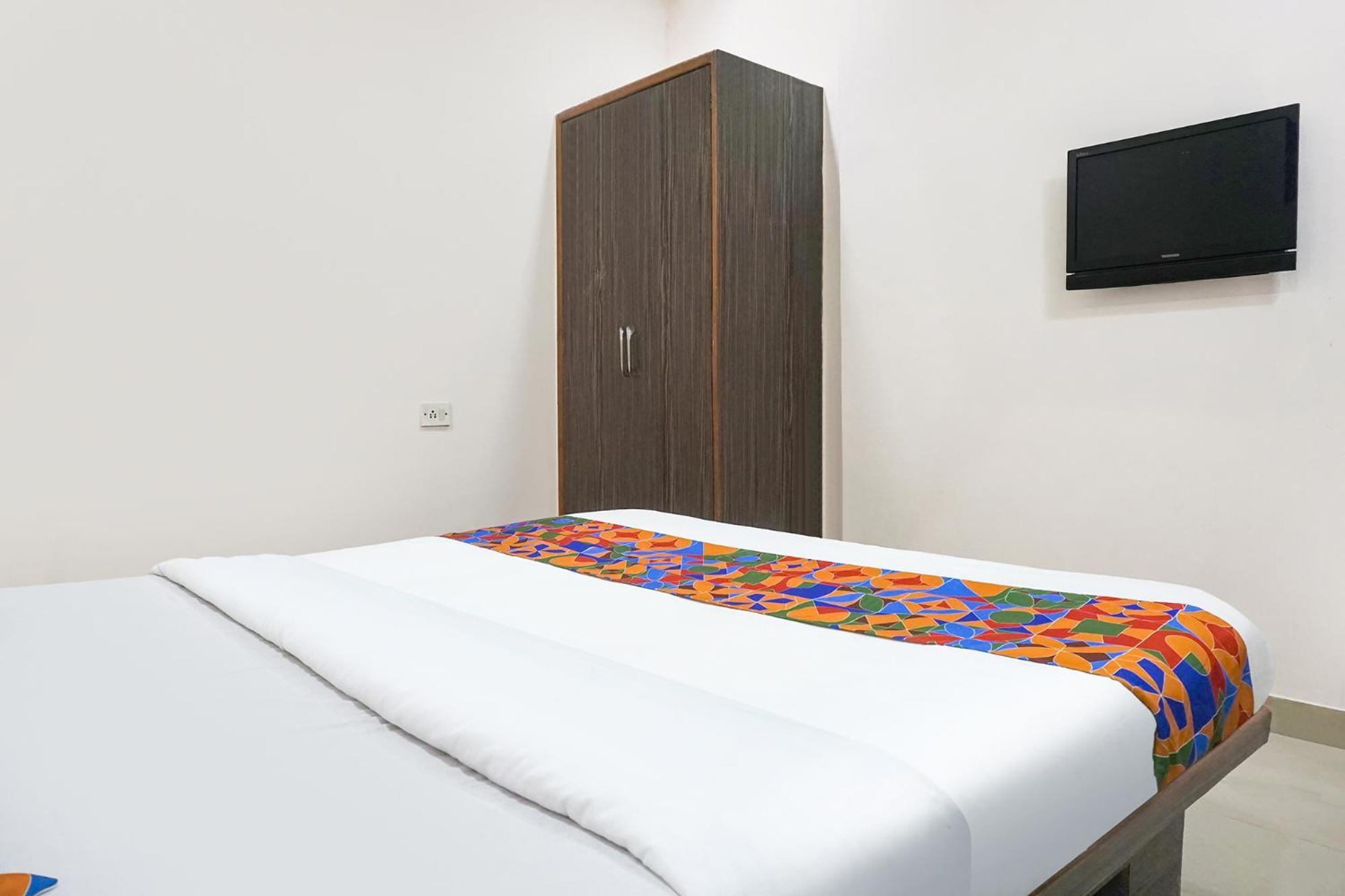 Fabhotel Rachana Residency - Nr Shivaji Nagar Metro Station Пуна Экстерьер фото